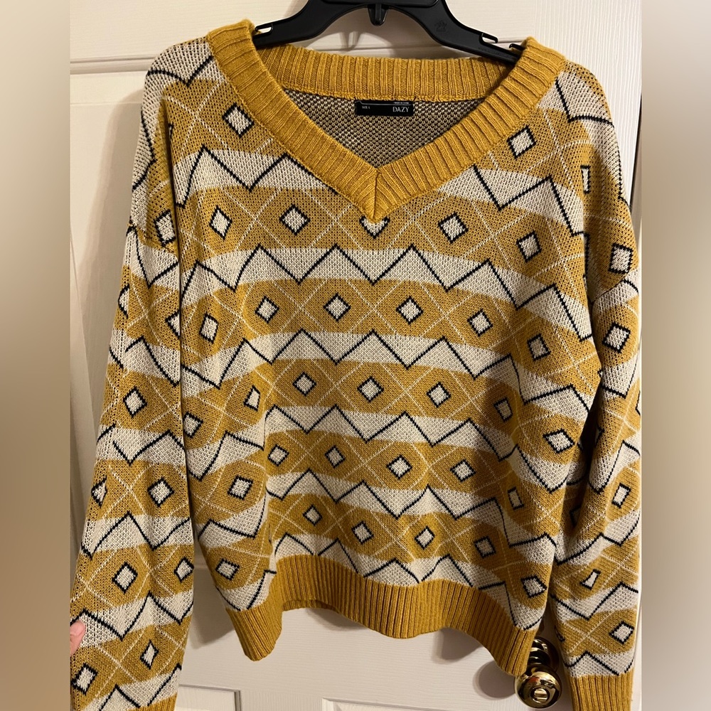 Dazy Sweater
